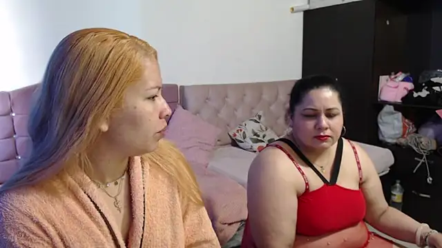 MISTRESSMILF40 online show from 12-17-25, 01:06