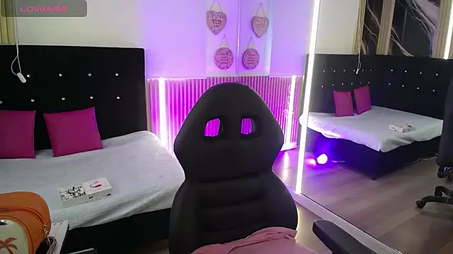 Mia garcia28 online show from 09-22-25, 07:38