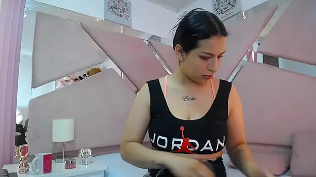 Mia garcia28 online show from 10-17-25, 08:11