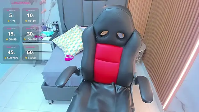 Isisleroy1 online show from 09-24-25, 02:59