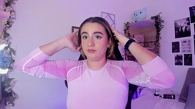 Snapshot of Lana_Herondale chatting on 09-18-25, 09:39 Lana Herondale online show from 09-18-25, 09:39