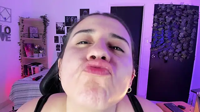 Lana Herondale online show from 11-30-25, 09:13