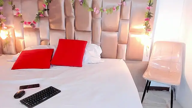 Kendramonroe online show from 10-21-25, 12:06