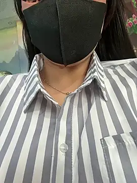 Bonnie-2k online show from 11-17-25, 06:19