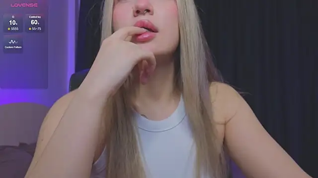 RoxyChill online show from 11-17-25, 08:03