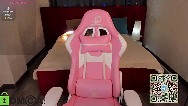 Mia E1fie online show from 01-19-26, 01:09