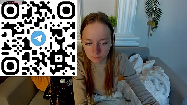 Mia E1fie online show from 02-10-26, 01:21