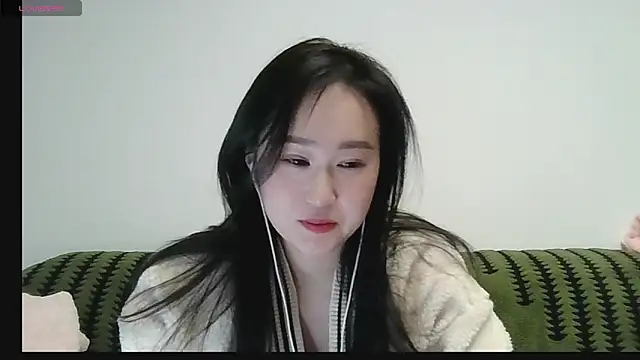 Snapshot of Belinda66 chatting on 11-26-25, 02:51 Belinda66 online show from 11-26-25, 02:51