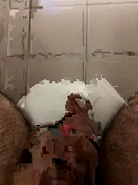 Snapshot of c2c3finm chatting on 10-19-25, 09:43 c2c3finm online show from 10-19-25, 09:43