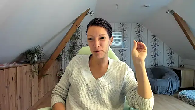 Snapshot of Axunamun chatting on 11-18-25, 08:08 Axunamun online show from 11-18-25, 08:08