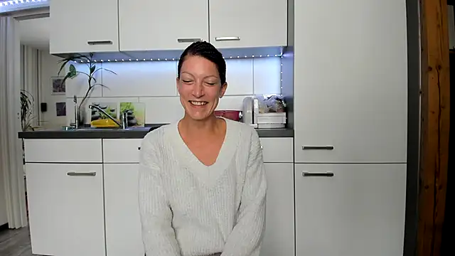 Snapshot of Axunamun chatting on 11-24-25, 08:47 Axunamun online show from 11-24-25, 08:47