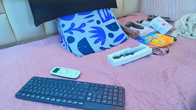 sweet amye online show from 10-11-25, 07:12