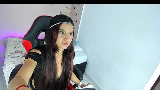 Snapshot of maraiah_petit chatting on 09-20-25, 07:04 maraiah petit online show from 09-20-25, 07:04