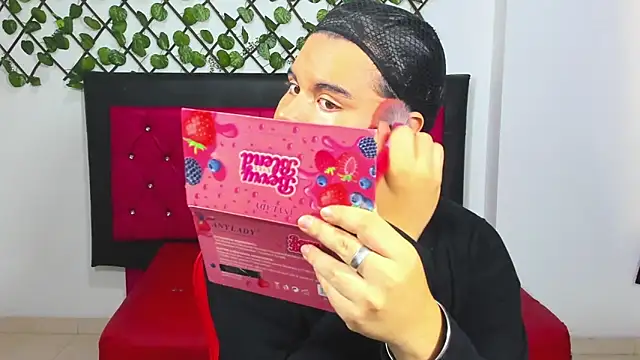 Snapshot of Lady_Evelynn chatting on 09-29-25, 07:30 Lady Evelynn online show from 09-29-25, 07:30