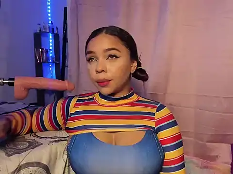 ImSofiVega online show from 10-29-25, 05:36