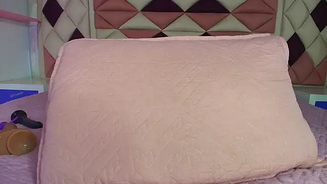 valecastro  online show from 10-03-25, 07:11