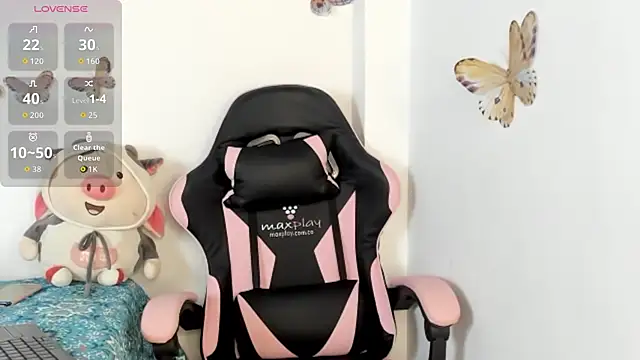 Snapshot of mari-ross chatting on 10-11-25, 02:11 mari-ross online show from 10-11-25, 02:11