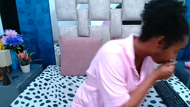 AmbarSmit online show from 09-13-25, 04:23