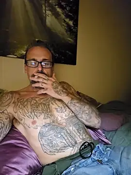 Snapshot of sethdarby chatting on 09-09-25, 02:44 sethdarby online show from 09-09-25, 02:44