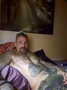 Snapshot of sethdarby chatting on 10-22-25, 05:19 sethdarby online show from 10-22-25, 05:19