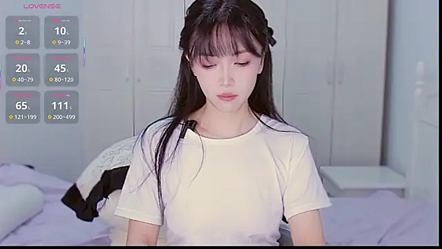 Snapshot of XiaoNana_ chatting on 09-29-25, 01:33 XiaoNana  online show from 09-29-25, 01:33