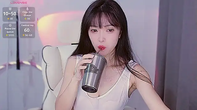 XiaoNana  online show from 11-15-25, 08:55