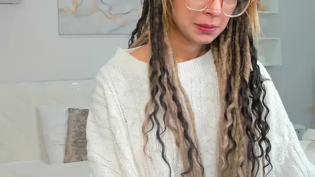 Ameli Shell online show from 10-13-25, 01:16