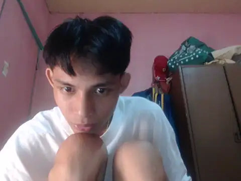 Snapshot of Kyoshi_19 chatting on 06-28-26, 12:44 Kyoshi 19 online show from 06-28-26, 12:44