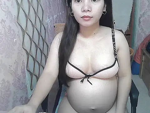 Snapshot of Mypussy4u_29 chatting on 10-19-25, 05:52 Mypussy4u 29 online show from 10-19-25, 05:52