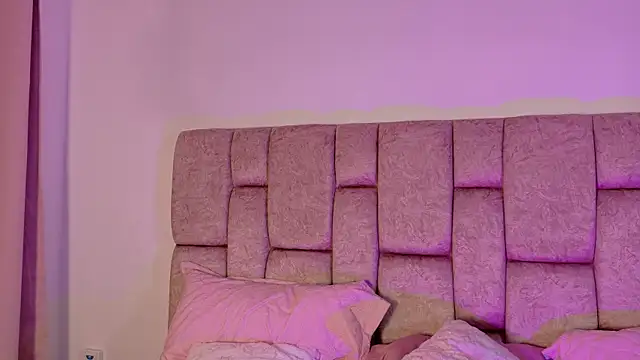 Snapshot of LolaYun chatting on 09-12-25, 03:06 LolaYun online show from 09-12-25, 03:06