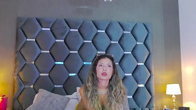 Snapshot of BlaireParker chatting on 09-15-25, 12:05 BlaireParker online show from 09-15-25, 12:05