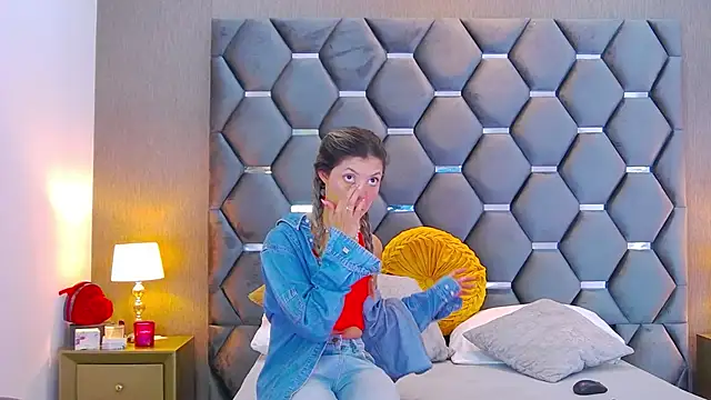 Snapshot of BlaireParker chatting on 09-18-25, 12:29 BlaireParker online show from 09-18-25, 12:29