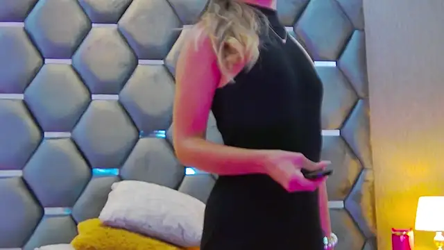 Snapshot of BlaireParker chatting on 09-30-25, 11:59 BlaireParker online show from 09-30-25, 11:59