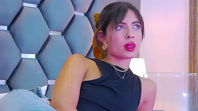 Snapshot of BlaireParker chatting on 10-27-25, 12:20 BlaireParker online show from 10-27-25, 12:20