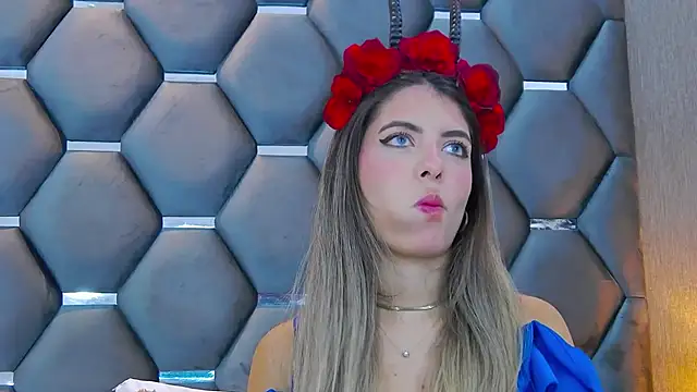 Snapshot of BlaireParker chatting on 10-31-25, 12:28 BlaireParker online show from 10-31-25, 12:28