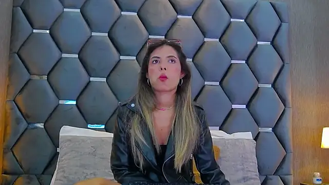 Snapshot of BlaireParker chatting on 11-03-25, 11:55 BlaireParker online show from 11-03-25, 11:55