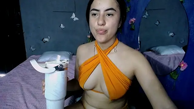 Snapshot of Karina_sweet1 chatting on 10-15-25, 04:51 Karina sweet1 online show from 10-15-25, 04:51