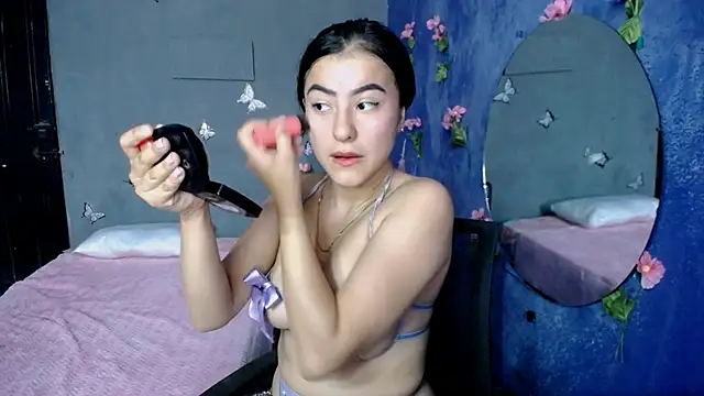 Snapshot of Karina_sweet1 chatting on 10-23-25, 04:50 Karina sweet1 online show from 10-23-25, 04:50