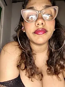 Snapshot of MeliBoobs chatting on 10-07-25, 03:25 MeliBoobs online show from 10-07-25, 03:25