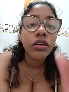 Snapshot of MeliBoobs chatting on 10-09-25, 07:06 MeliBoobs online show from 10-09-25, 07:06