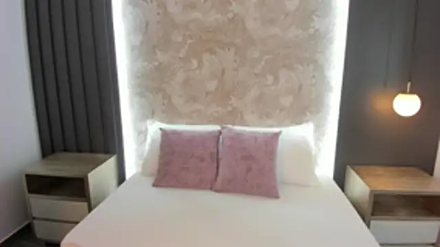 saliha pinky online show from 10-18-25, 04:37