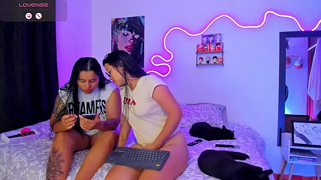 Dilan and Mia online show from 10-09-25, 11:47