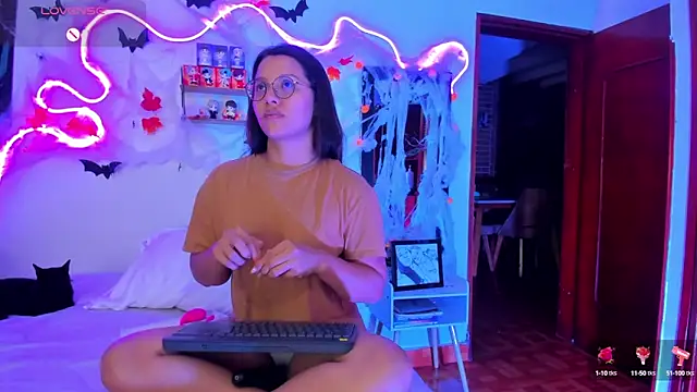 Dilan and Mia online show from 10-13-25, 08:14