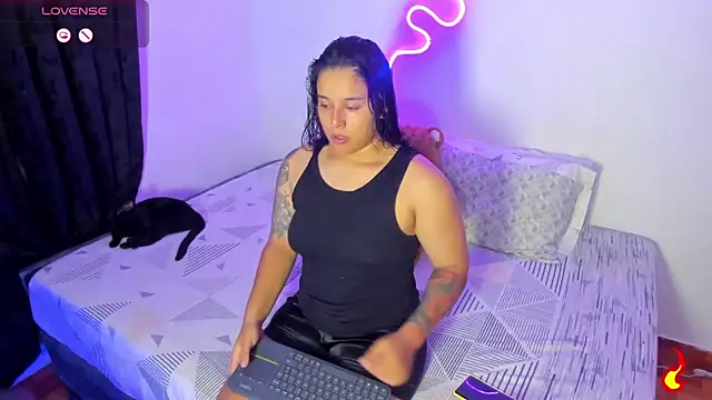 Snapshot of Dilan_and_Mia chatting on 05-15-26, 03:46 Dilan and Mia online show from 05-15-26, 03:46