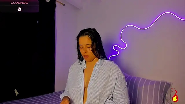 Snapshot of Dilan_and_Mia chatting on 05-23-26, 10:47 Dilan and Mia online show from 05-23-26, 10:47