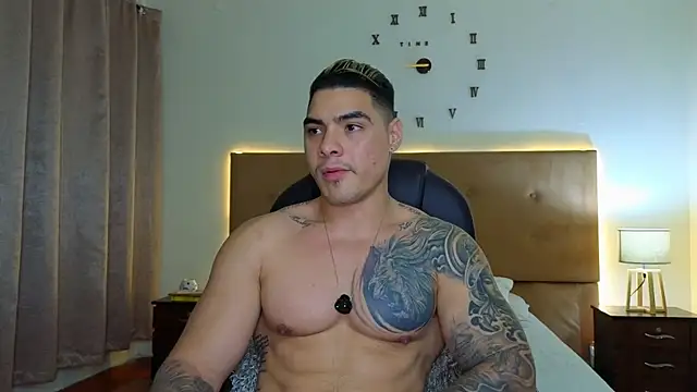 Snapshot of Steven_Velez chatting on 11-07-25, 04:34 Steven Velez online show from 11-07-25, 04:34