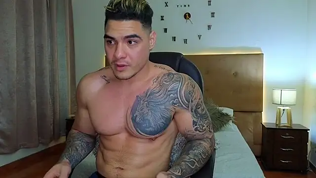 Snapshot of Steven_Velez chatting on 12-05-25, 04:10 Steven Velez online show from 12-05-25, 04:10