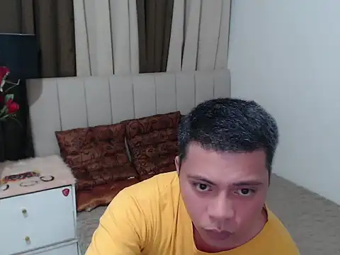 Snapshot of MartinSonCum chatting on 09-12-25, 05:35 MartinSonCum online show from 09-12-25, 05:35