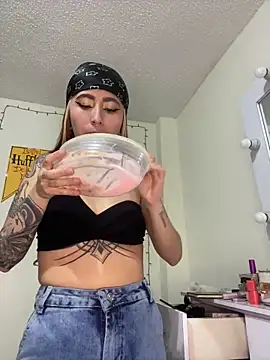 Sallem Pink online show from 09-30-25, 11:37