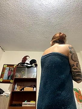 Sallem Pink online show from 10-13-25, 12:16